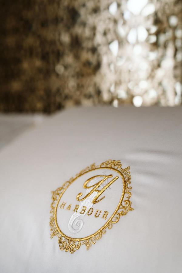 트라니 The Harbour - Luxury Living B&B 외부 사진