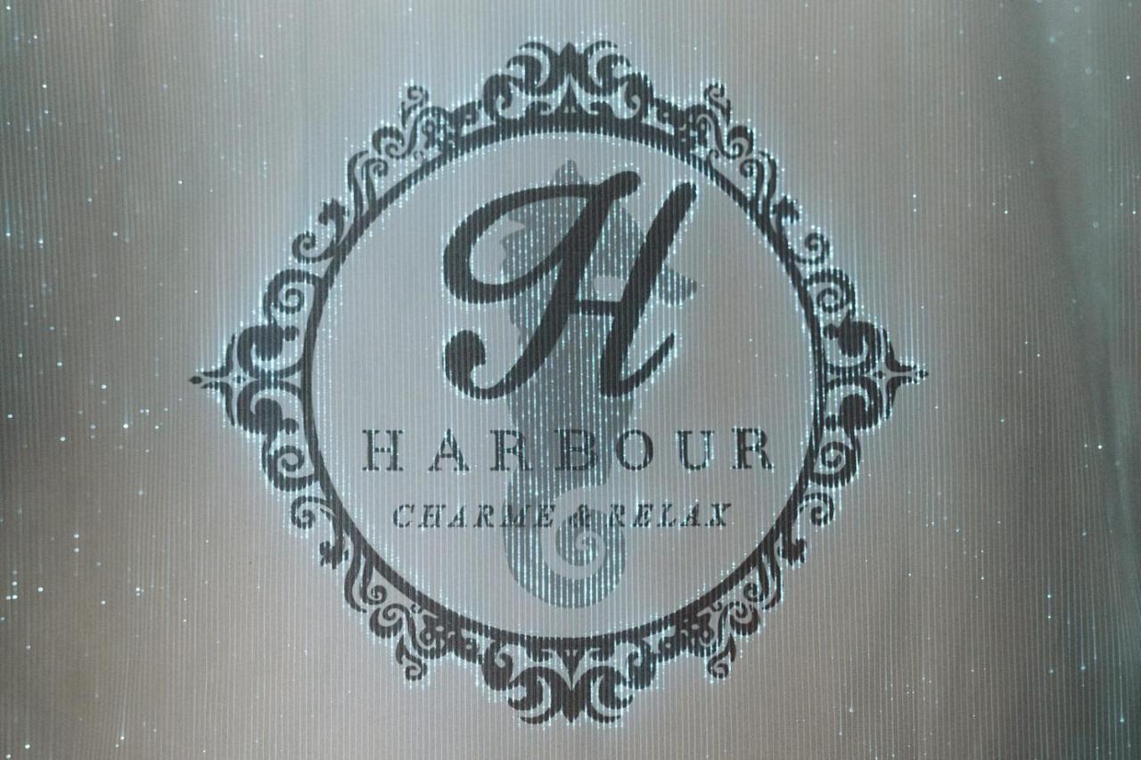 트라니 The Harbour - Luxury Living B&B 외부 사진