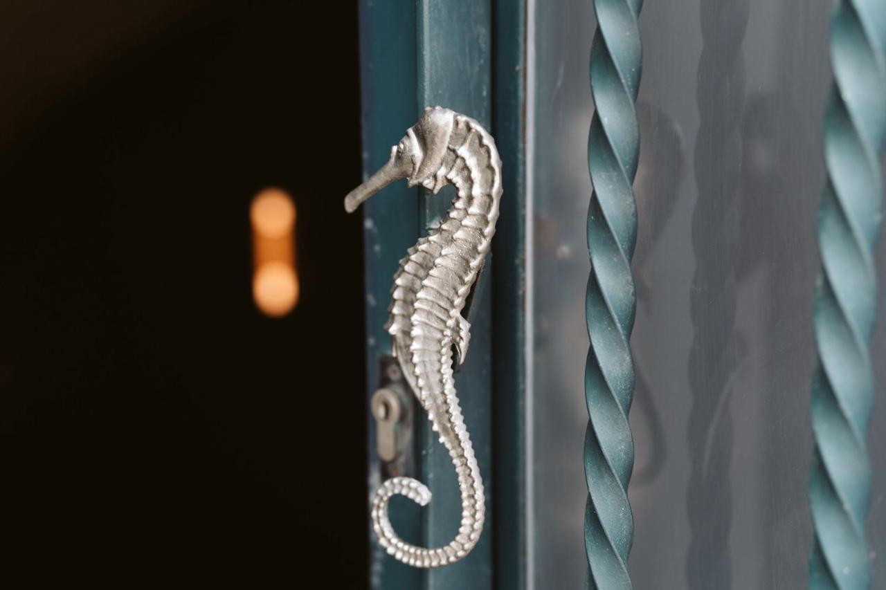 트라니 The Harbour - Luxury Living B&B 외부 사진
